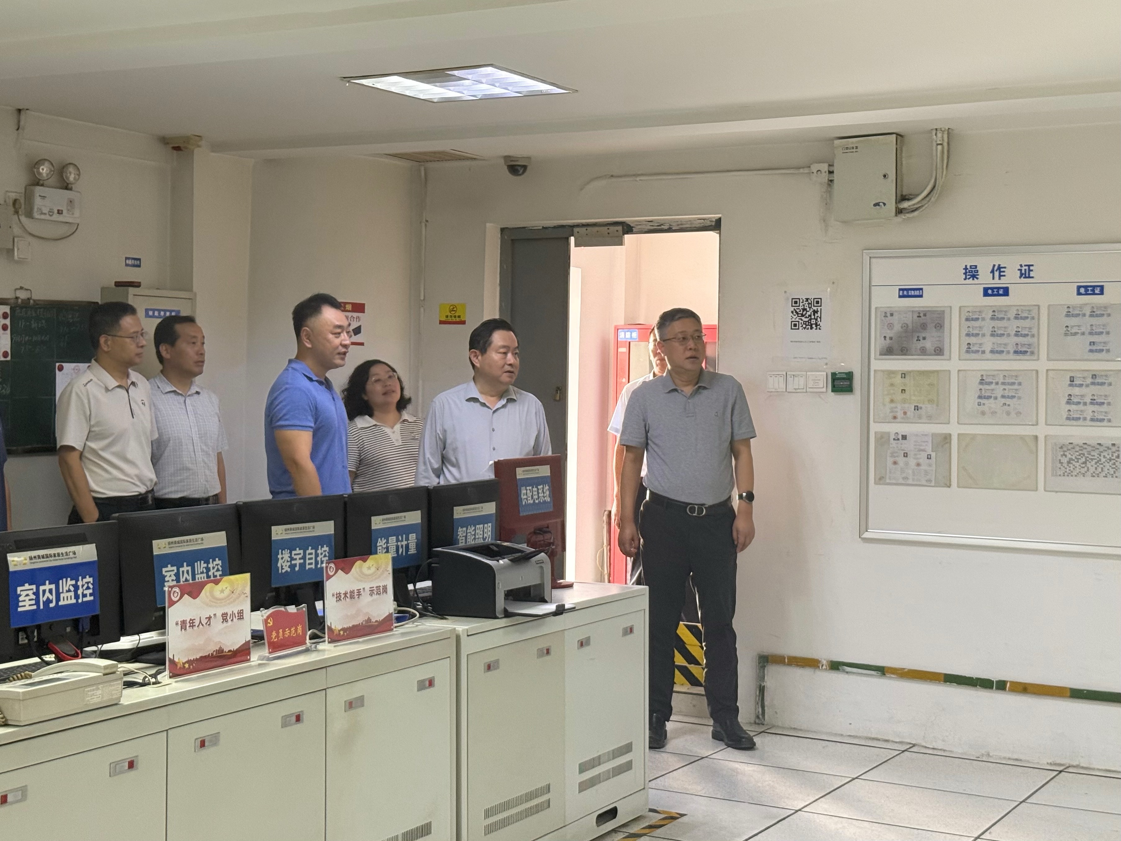 1758701075485238.jpg 2.jpg