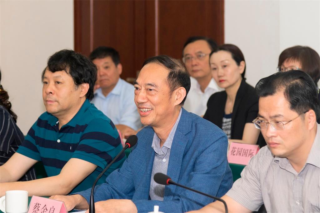 副市長(zhǎng)方桂林調(diào)研揚(yáng)子江集團(tuán)-4.jpg
