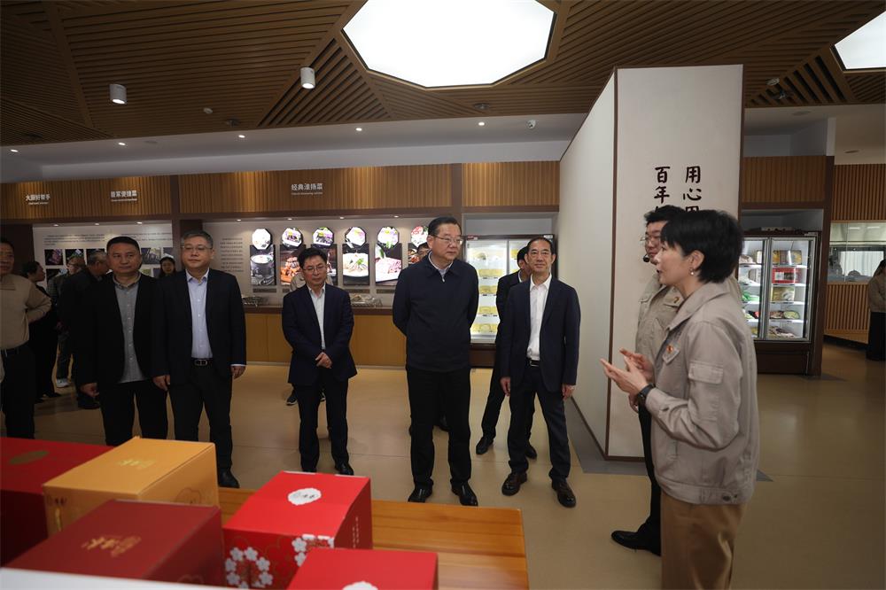 市政協(xié)主席陳揚專題調(diào)研集團聚焦主責主業(yè)、做大做強產(chǎn)業(yè)情況-1.jpg